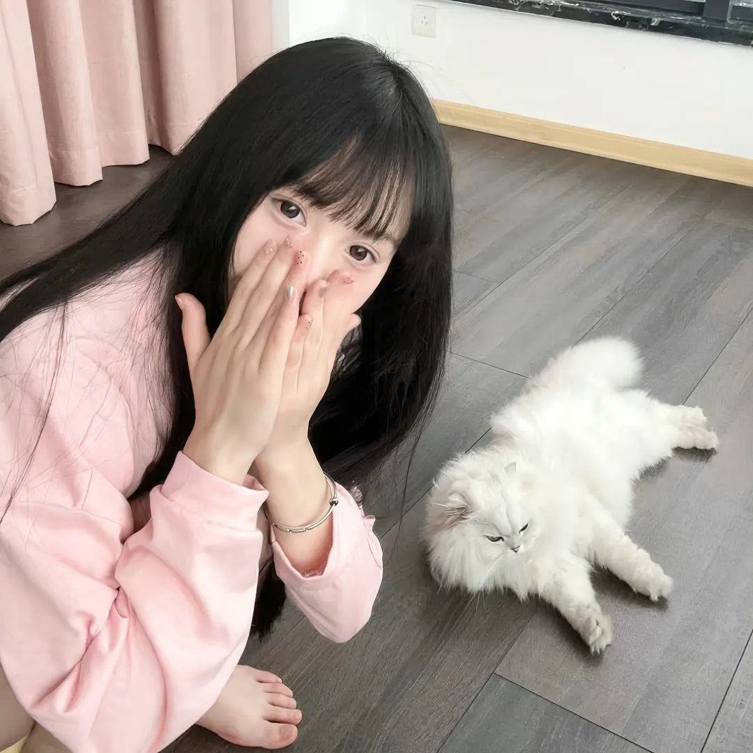 年轻女孩爱过来